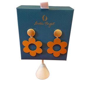 Darbie Ángell  Matte Gold Toned Flower Earrings.
